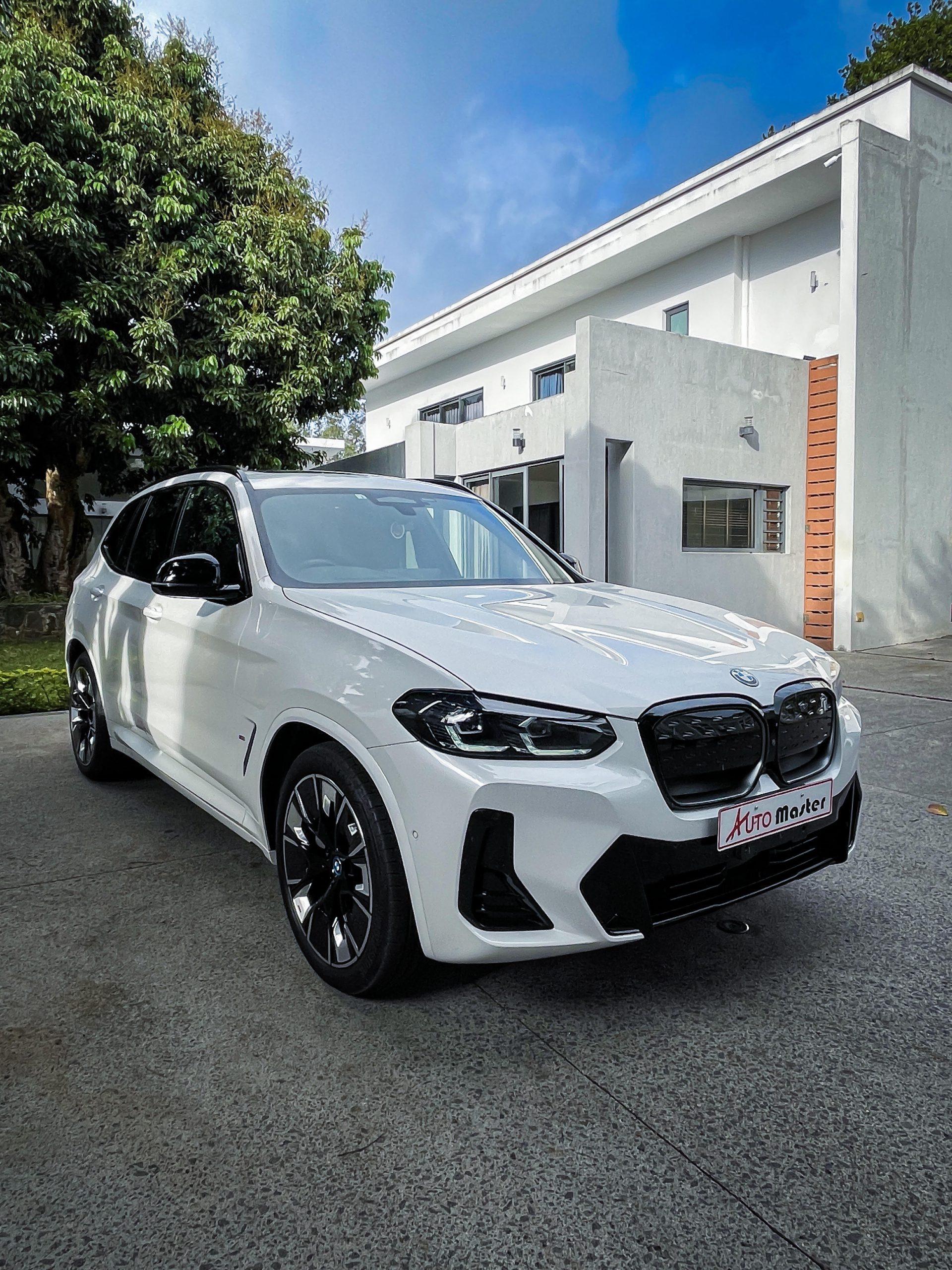 BMW IX3 M SPORT